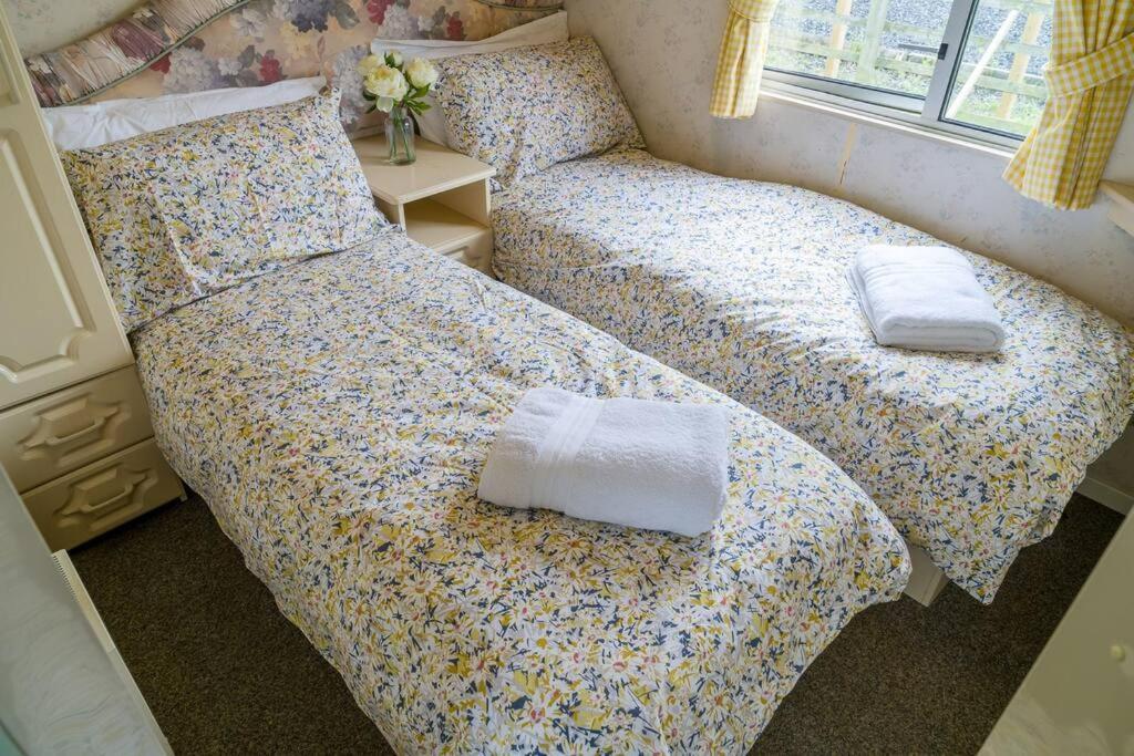 Wind In The Willows: Sleeps 4, Kitchen, Bathroom, Lounge, Wifi Napton on The Hill エクステリア 写真