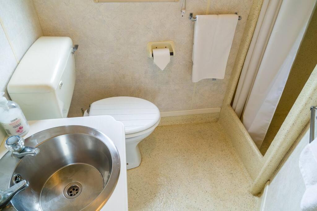 Wind In The Willows: Sleeps 4, Kitchen, Bathroom, Lounge, Wifi Napton on The Hill エクステリア 写真